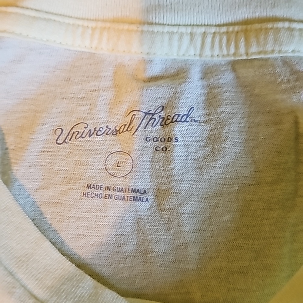 Universal thread shirt size‎  large - Picture 5 of 5